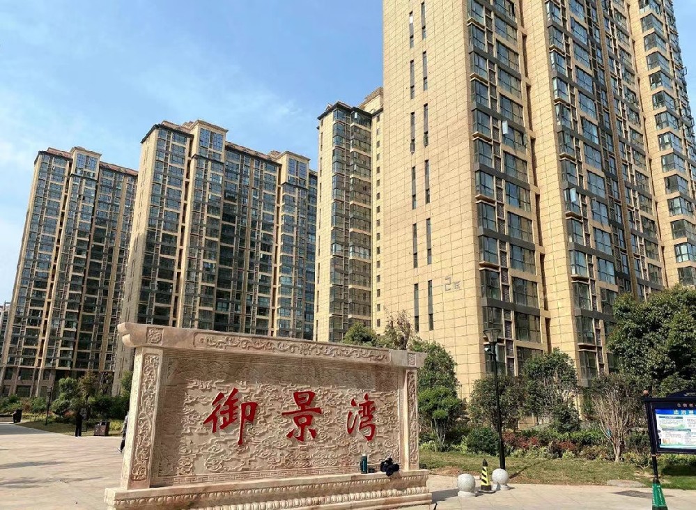 禦景灣玻璃（lí）幕牆清洗（xǐ）