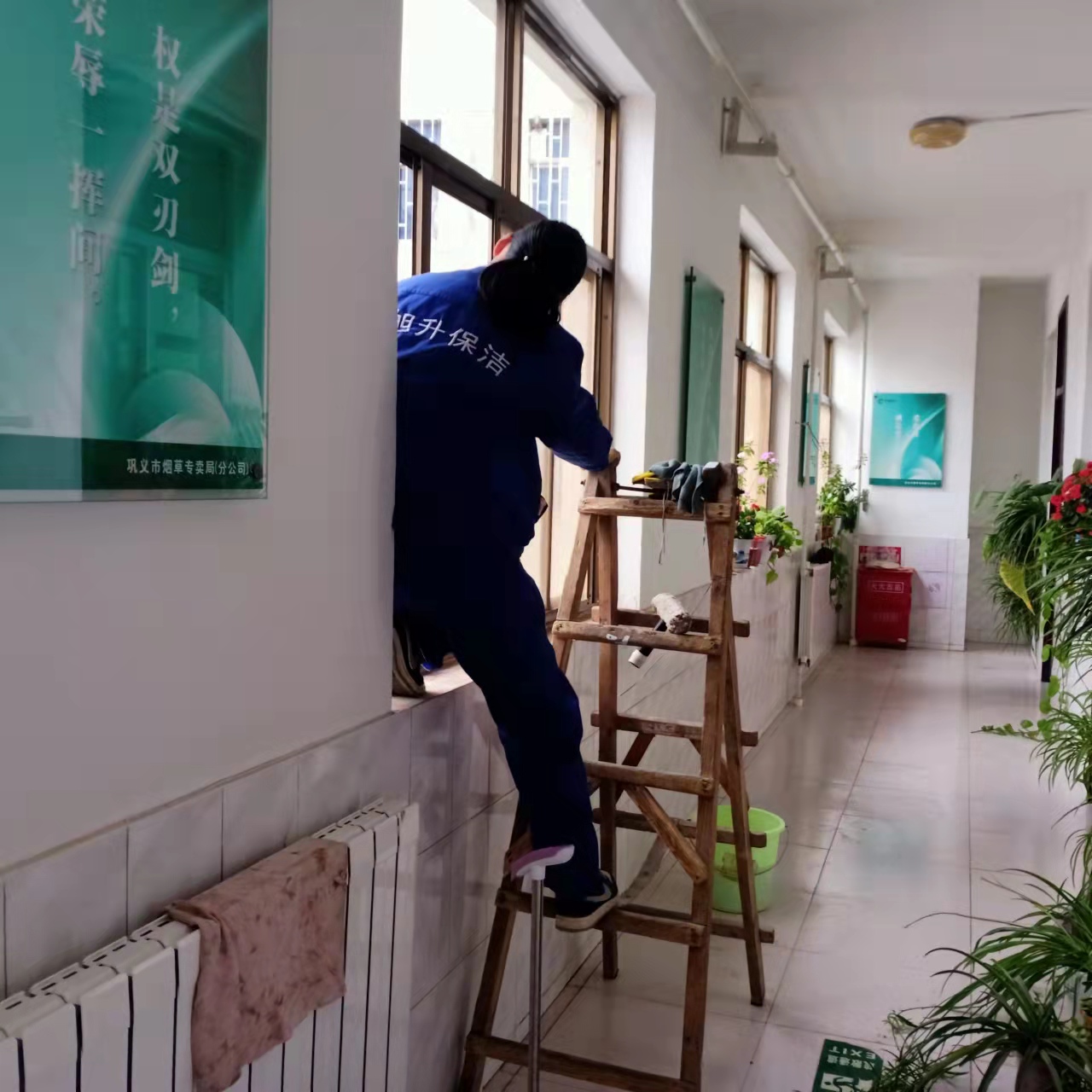 市區玻璃鍾（zhōng）點工
